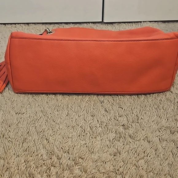 Gucci Soho Chain Tote - Picture 11 of 16